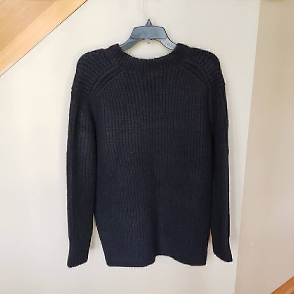 NWT Calvin Klein Relaxed Fit V-Neck Black Sweater -Merino Wool & Cozy! - Picture 8 of 11